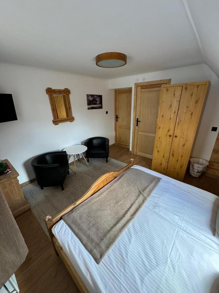 Apartamenty I Pokoje Krupowki Tuz Tuz Закопане Номер фото